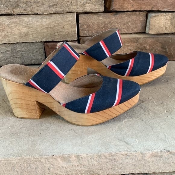 Free People sz 38 cloth red, white,& blue cloth shoes with wooden platform heels - Picture 3 of 9